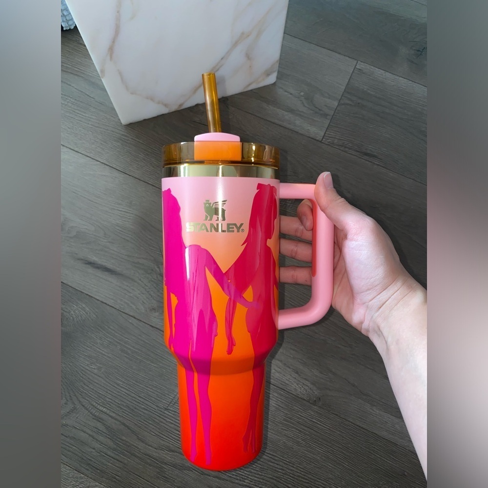 NEW Barbie x Stanley Twist ‘N Turn Barbie 40 OZ Quencher H2.0 Tumbler - Picture 10 of 12